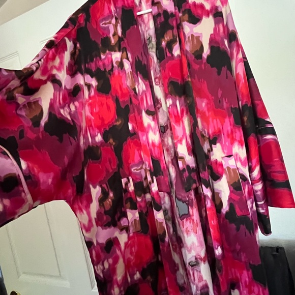 Beautiful satin almost IKAT KIMONO - Picture 8 of 10